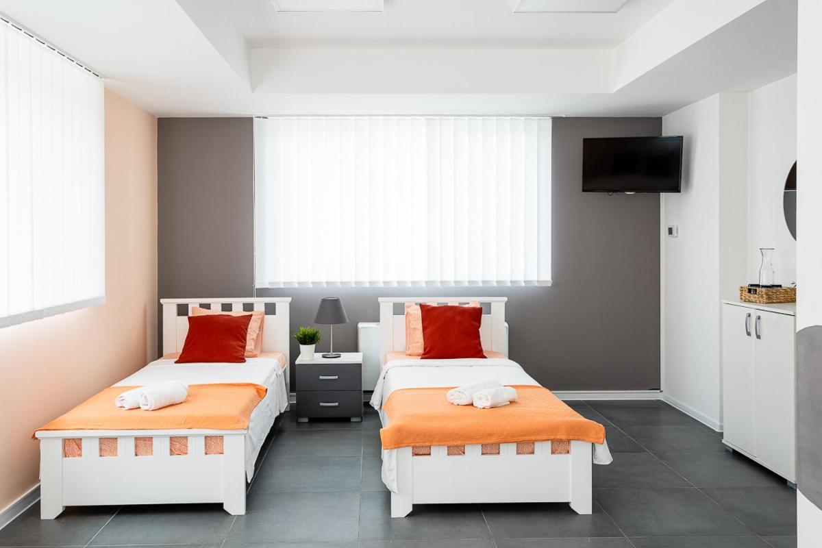 Kostovski Rooms-Near E75 To Greece Veles Exterior foto